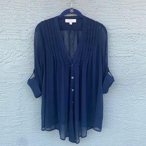 Olive & Oak Sz M Sheer three quarter sleeve V neck button down.